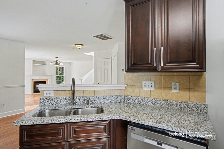 Building Photo - 3123 Glen Robin Ct