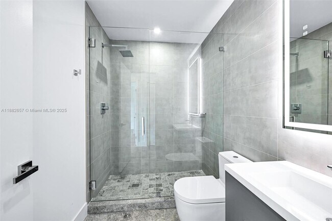 Building Photo - 204 Sunrise Dr