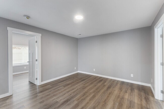 Building Photo - Modern 2-Bed Apartment in Heart of Tacoma