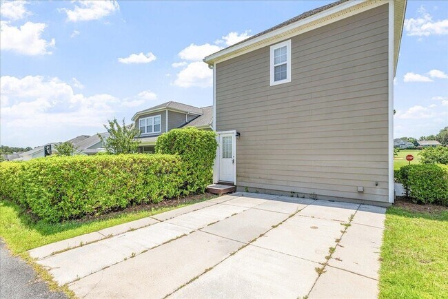 Building Photo - 2458 Goldenrod Wy