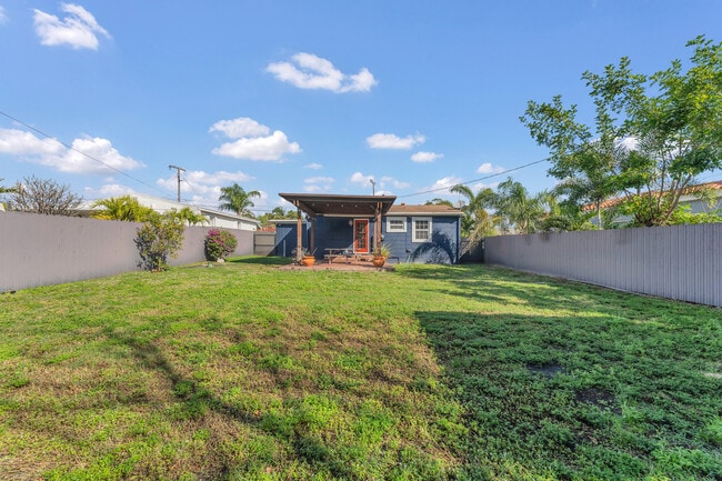 Building Photo - 818 Kaye St