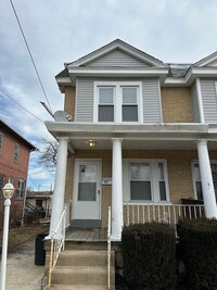 Building Photo - 3 Bed, 1 Bath in Chester (Widener Campus)