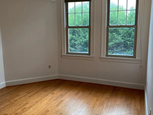 Building Photo - 3220 17th St NW
