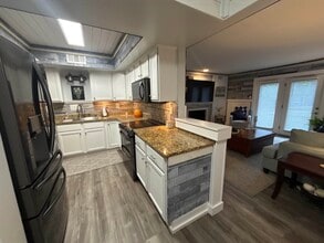 Building Photo - 1814 Birch Post Cove