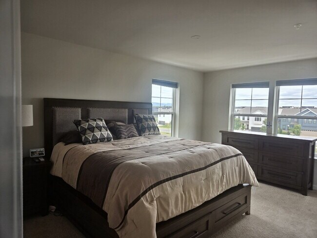 Building Photo - "Experience Modern Comfort: Mostly Furnished 3-Bed, 3.5-Bath Townhouse in Renn Quarter"