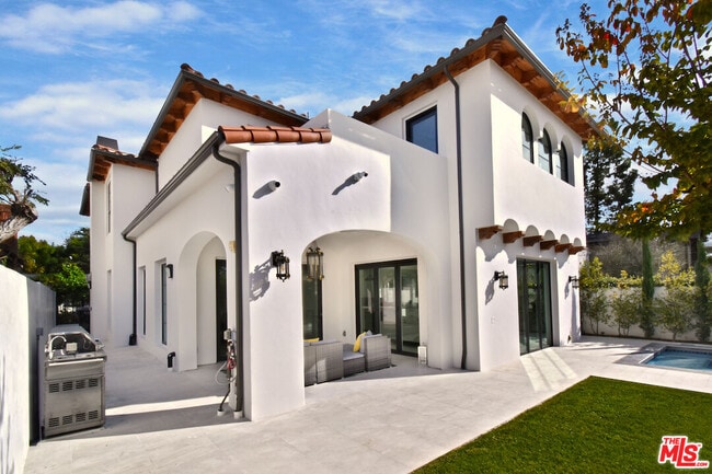 Building Photo - 548 15th St