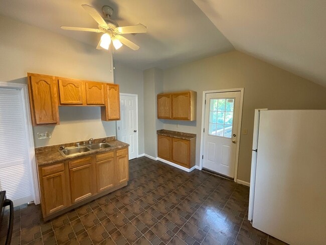 Building Photo - 3449 Erin Ave