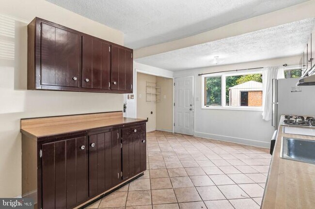 Building Photo - 7523 Webster Ln