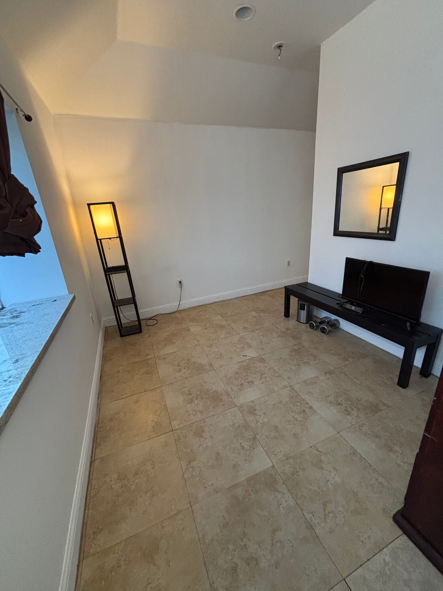 Building Photo - 2421 Hunter St