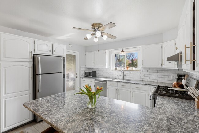 Building Photo - 7105 W 34th Pl