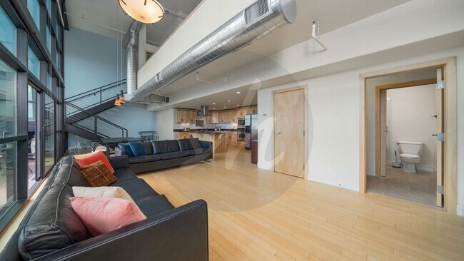 Building Photo - Citywalk Penthouse in Downtown Colorado Springs