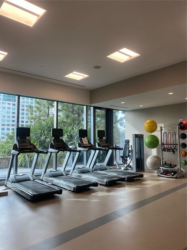 Building Photo - 88 SW 7th St