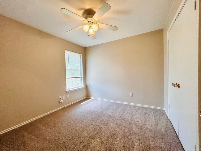 Building Photo - 8511 Apple Carrie Cove