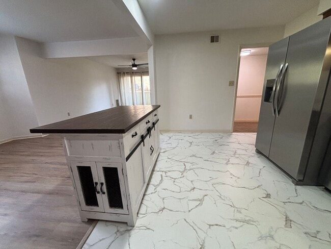 Building Photo - 5260 Crossbow Cir