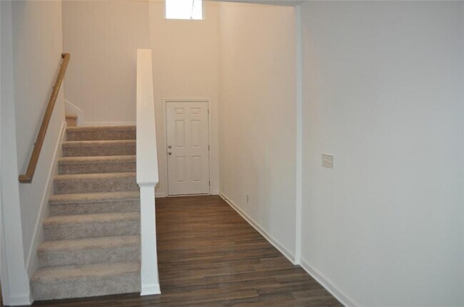 Building Photo - 5745 Thornton Dr