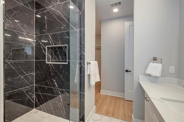 Building Photo - 1423 N Carroll Ave