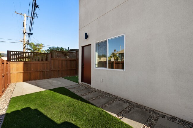 Building Photo - 3993 Honeycutt St