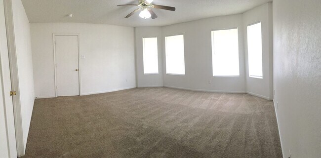 Building Photo - 5817 Medina Dr