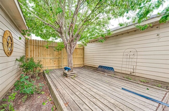 Building Photo - 20591 Sycamore Crest Ln