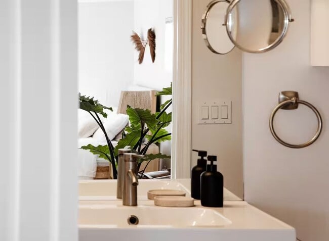 Building Photo - The Costa Beach Bungalow - Entire guesthouse in Malibu, California, United States