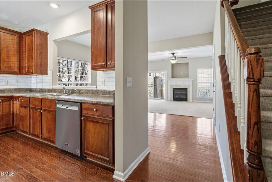 Building Photo - 305 Anterbury Dr