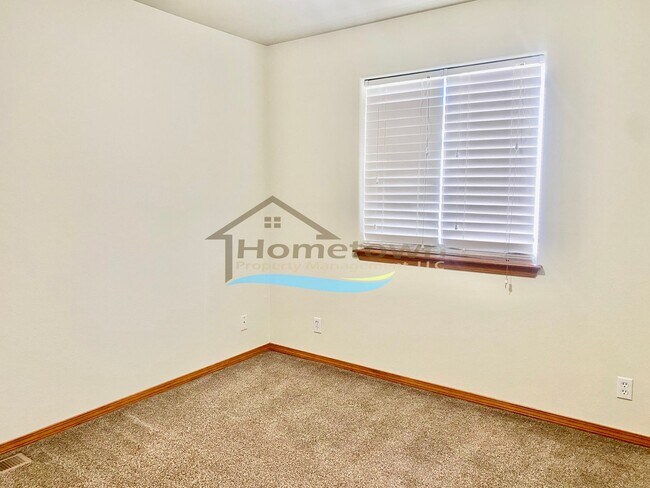 Building Photo - Beautiful 4 Bed 2 Bath Home on Corner Lot ...