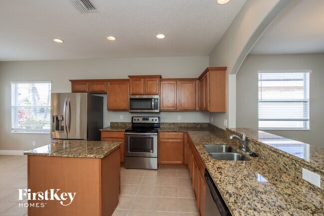 Building Photo - 1420 Bridgeport Cir