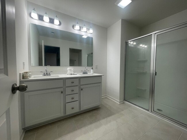 Building Photo - 207 Solacium Ln