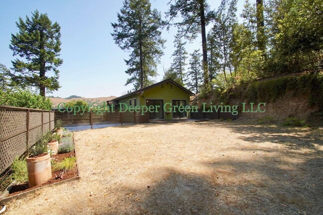 Building Photo - 2 Bedroom Woodacre Home with Views!