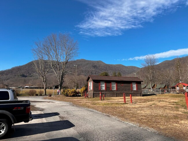 Building Photo - RV Lot Spot in Maggie Valley