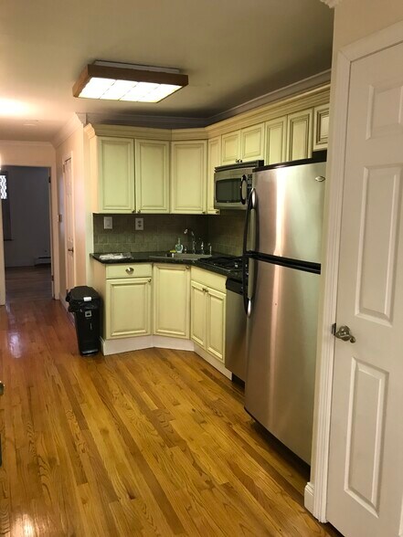 Building Photo - 379 1st Ave