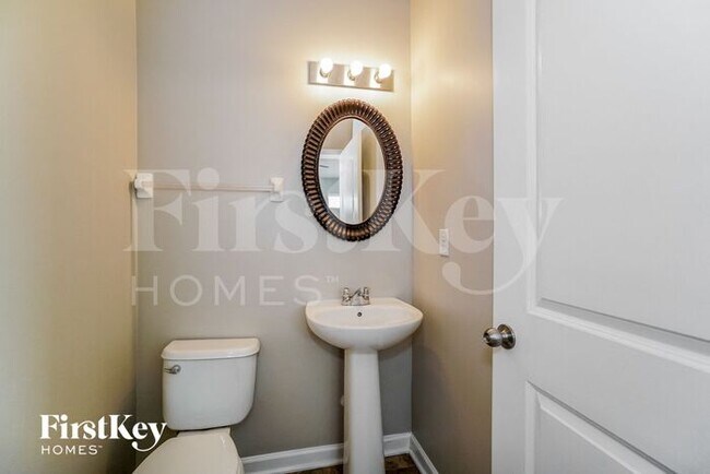 Building Photo - 5577 Eagle River Dr