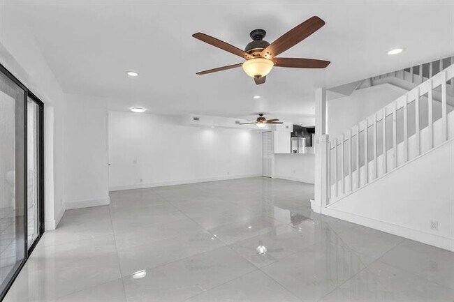 Building Photo - 3896 Meadow Ln