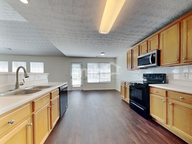 Building Photo - 2347 Swan Lake Dr SW