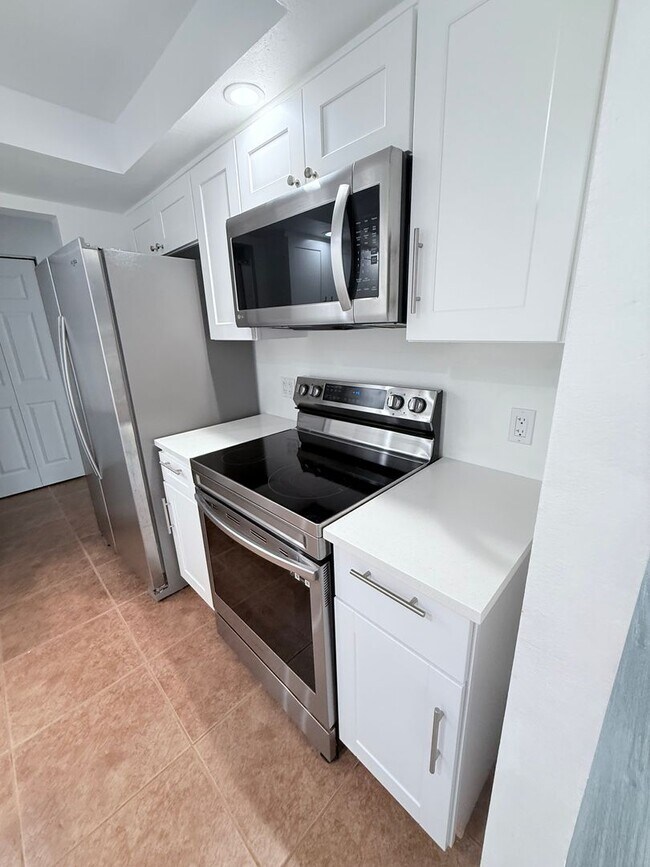 Building Photo - Charming 3-Bed Condo in Quail Run | Pool, ...