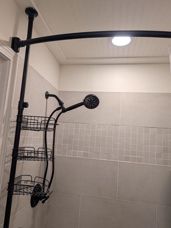 Building Photo - 181 Honeysuckle Ln