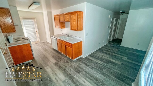 Building Photo - 618 Spring Meadow Ct
