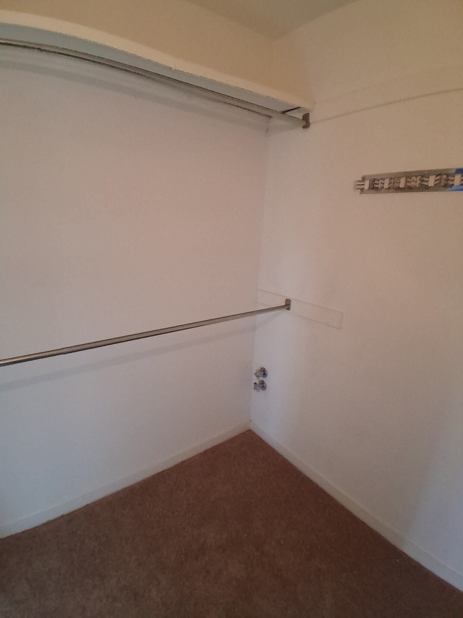 Closet - 5 Stonehenge Cir