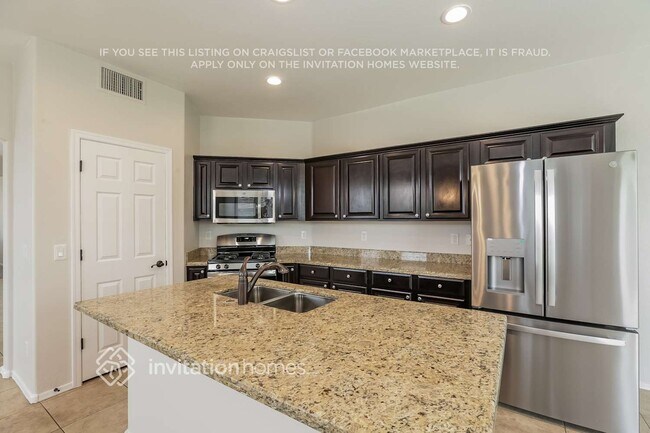 Building Photo - 2320 W Desert Ln