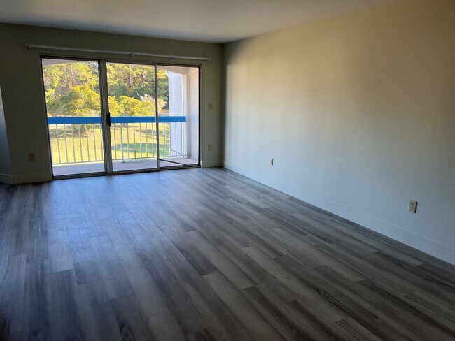 Building Photo - Spacious Condo in the Heart of Calabash