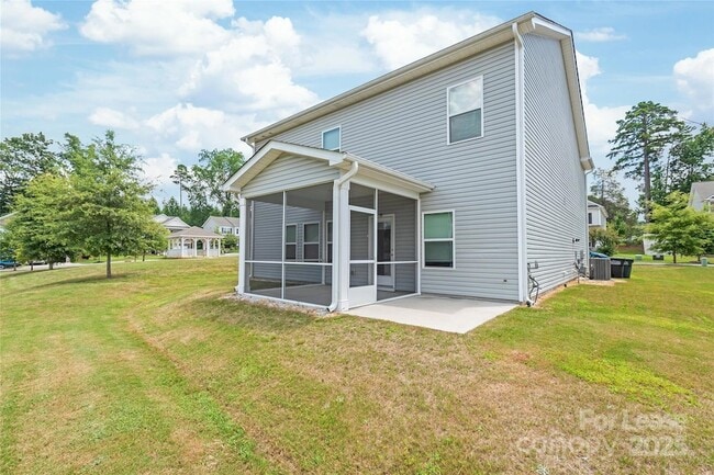 Building Photo - 5613 Amelia Ln