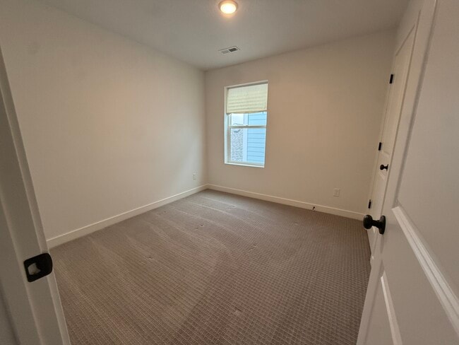 Building Photo - 6863 W Meadow Grass Dr