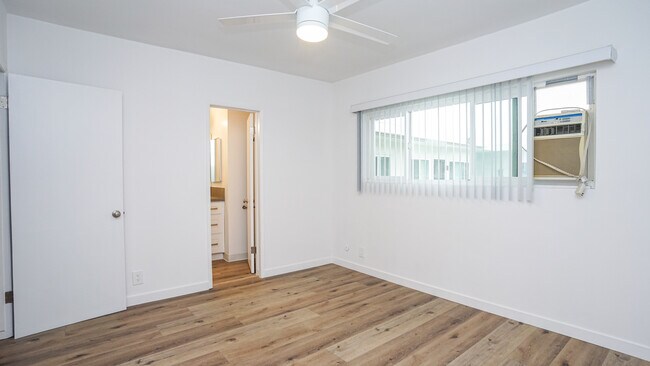 Building Photo - 16721 Sherman Way