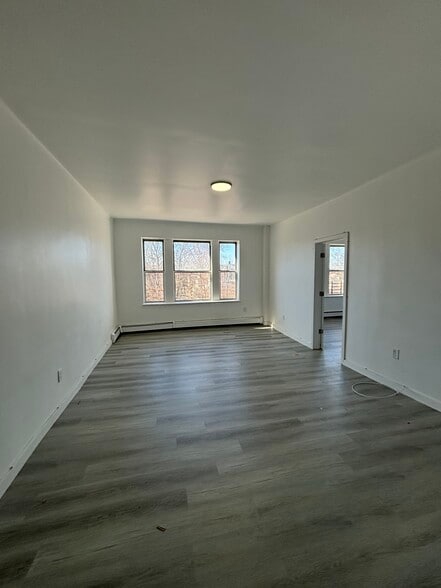 376 Park Ave 21 - 369 Park Ave
