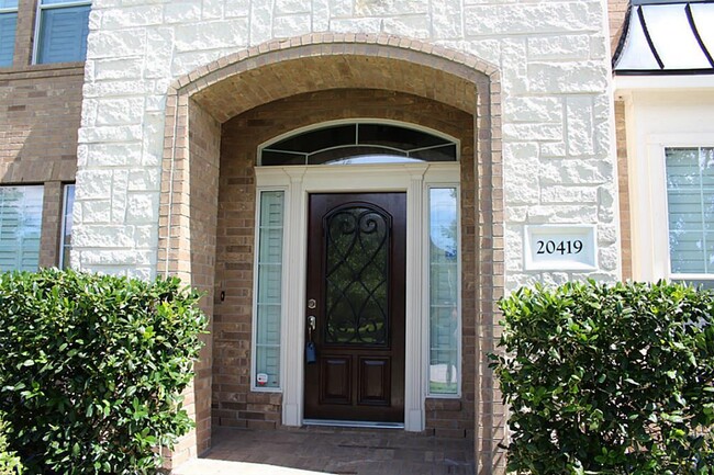 Building Photo - 20419 Windrose Bend Dr