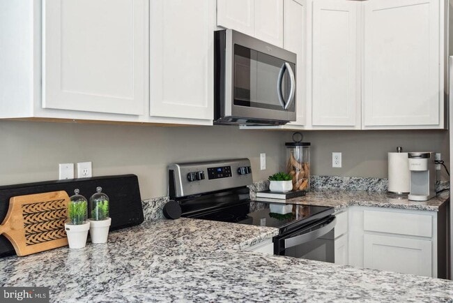 Building Photo - 171 Rae Ct