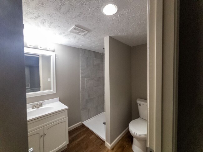 Building Photo - 5039 Miami St