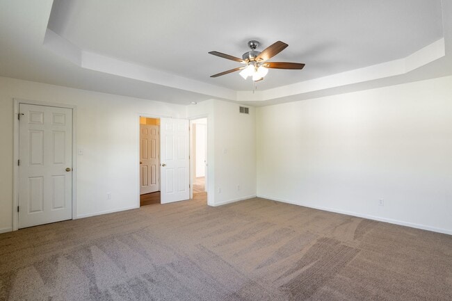 Building Photo - 5009-5011 Betty Jean Way