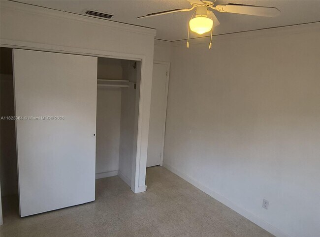 Building Photo - 4900 SW 28th Terrace