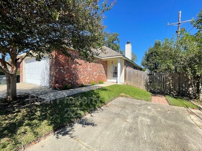 Building Photo - 9382 Pecan Tree Dr